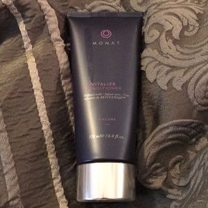 Brand New Monat Revitalize Conditioner